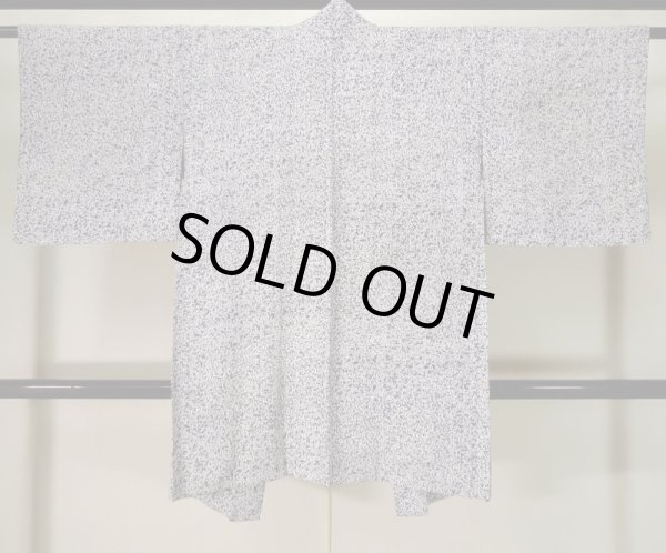 画像2: K1021C Mint  羽織 女性用着物  シルク(正絹)   青, 抽象的模様 【中古】 【USED】 【リサイクル】 ★★★★☆ (2)