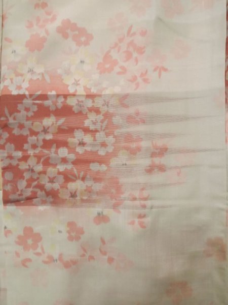 画像3: K1027N  羽織 女性用着物  シルク(正絹) 淡い 薄い ピンク, 花 【中古】 【USED】 【リサイクル】 ★☆☆☆☆ (3)