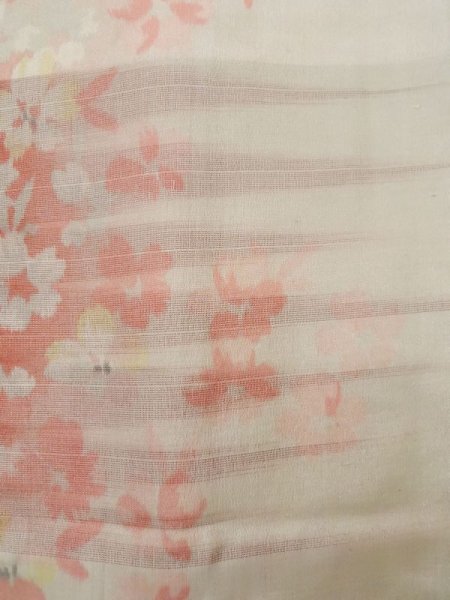 画像7: K1027N  羽織 女性用着物  シルク(正絹) 淡い 薄い ピンク, 花 【中古】 【USED】 【リサイクル】 ★☆☆☆☆ (7)