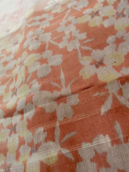 画像9: K1027N  羽織 女性用着物  シルク(正絹) 淡い 薄い ピンク, 花 【中古】 【USED】 【リサイクル】 ★☆☆☆☆ (9)