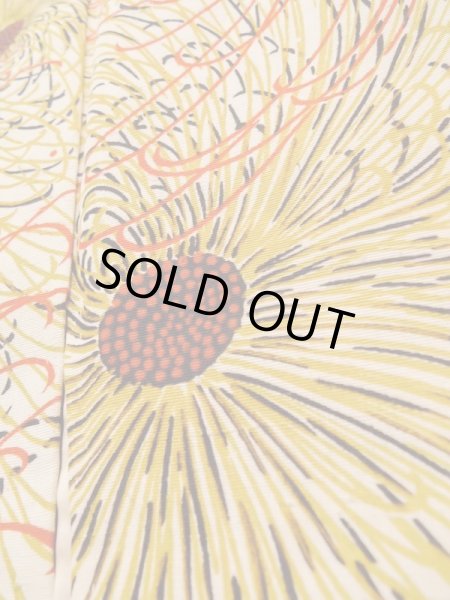 画像8: K1027V  羽織 女性用着物  綿   赤, 菊 【中古】 【USED】 【リサイクル】 ★★★☆☆ (8)