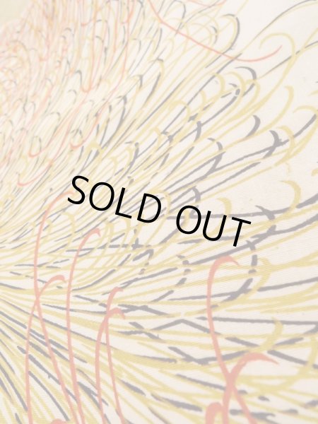 画像9: K1027V  羽織 女性用着物  綿   赤, 菊 【中古】 【USED】 【リサイクル】 ★★★☆☆ (9)