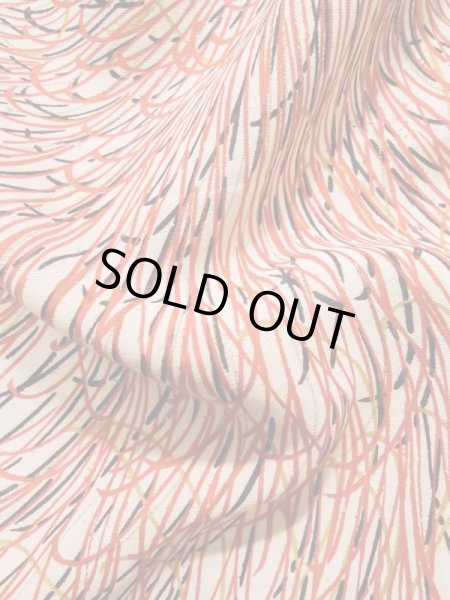 画像11: K1027V  羽織 女性用着物  綿   赤, 菊 【中古】 【USED】 【リサイクル】 ★★★☆☆ (11)