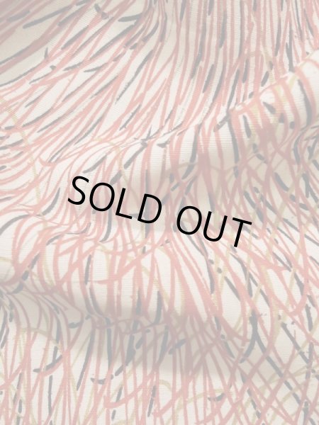 画像12: K1027V  羽織 女性用着物  綿   赤, 菊 【中古】 【USED】 【リサイクル】 ★★★☆☆ (12)