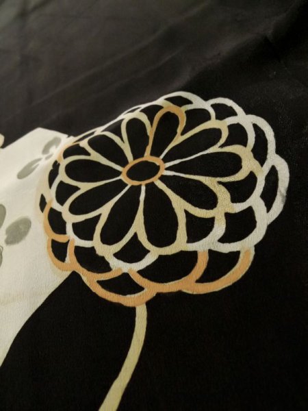 画像9: K1027W  羽織 女性用着物  シルク（正絹）   黒, 花 【中古】 【USED】 【リサイクル】 ★★☆☆☆ (9)