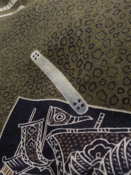 画像9: K1104P  羽織 男性用着物 裏:レアデザイン シルク(正絹) ダークな  ブラウン(茶色),  【中古】 【USED】 【リサイクル】 ★☆☆☆☆ (9)