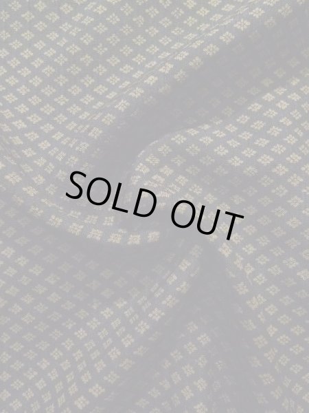 画像15: K1104Q  羽織 男性用着物 珍しい柄です。裏:更紗 シルク(正絹) ダークな  ブラウン(茶色), 花菱 【中古】 【USED】 【リサイクル】 ★★★☆☆ (15)