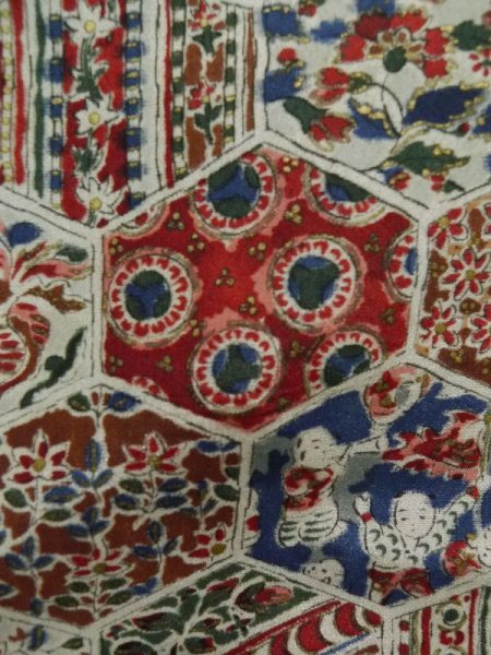 画像7: K1104S  羽織 男性用着物 珍しい柄です シルク（正絹）   黒, 小さな点々 【中古】 【USED】 【リサイクル】 ★★★☆☆ (7)