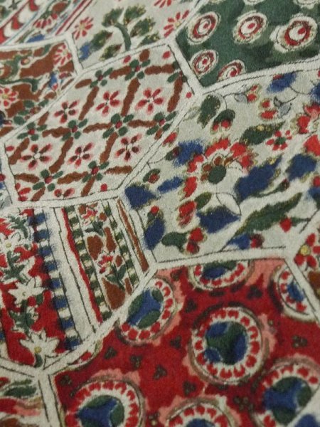 画像8: K1104S  羽織 男性用着物 珍しい柄です シルク（正絹）   黒, 小さな点々 【中古】 【USED】 【リサイクル】 ★★★☆☆ (8)