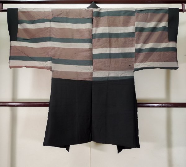 画像3: K1104T  羽織 男性用着物 綿入り シルク(正絹)   黒,  【中古】 【USED】 【リサイクル】 ★☆☆☆☆ (3)