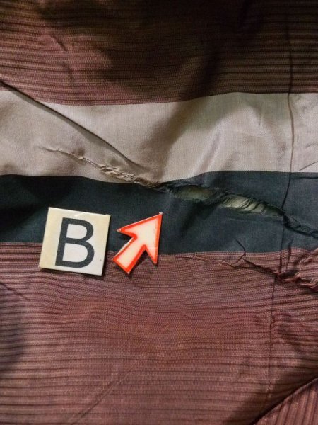 画像19: K1104T  羽織 男性用着物 綿入り シルク(正絹)   黒,  【中古】 【USED】 【リサイクル】 ★☆☆☆☆ (19)