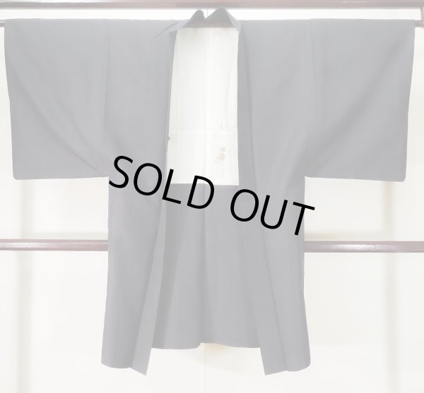 画像1: K1104W  羽織 男性用着物  シルク（正絹）   黒, 縞 【中古】 【USED】 【リサイクル】 ★☆☆☆☆ (1)