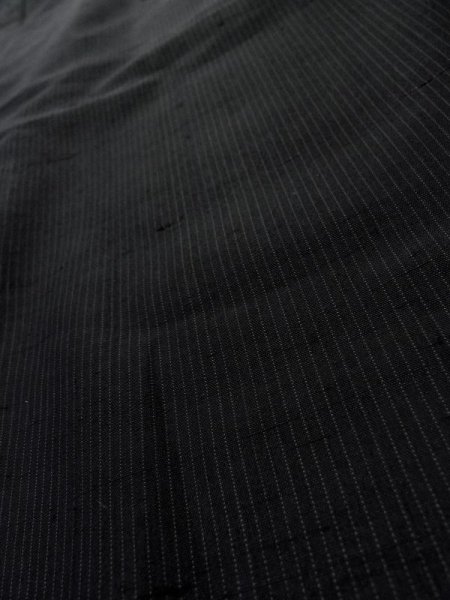 画像8: K1104W  羽織 男性用着物  シルク（正絹）   黒, 縞 【中古】 【USED】 【リサイクル】 ★☆☆☆☆ (8)