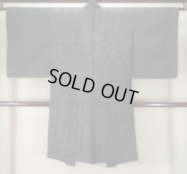 画像2: K1104X Mint  羽織 男性用着物  麻   黒, 縞 【中古】 【USED】 【リサイクル】 ★★★★☆ (2)