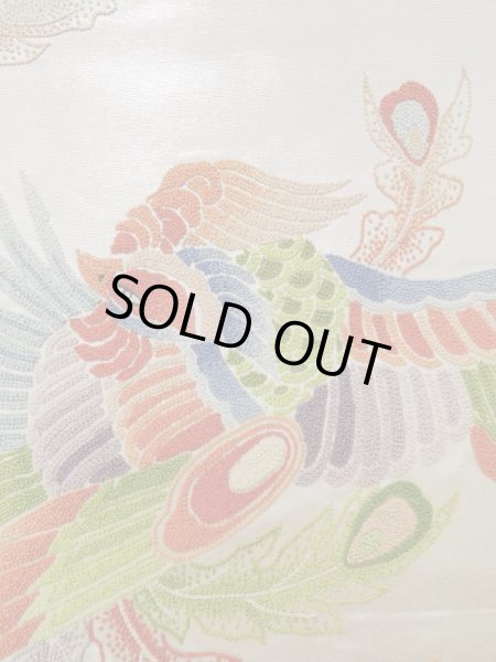 画像3: K1111M 袋帯  女性用着物 シルク（正絹） シャイニーな  オフ　ホワイト 孔雀  , 相良刺繍【中古】 【USED】 【リサイクル】 ★★★☆☆ (3)