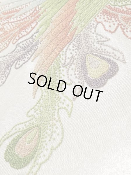 画像6: K1111M 袋帯  女性用着物 シルク（正絹） シャイニーな  オフ　ホワイト 孔雀  , 相良刺繍【中古】 【USED】 【リサイクル】 ★★★☆☆ (6)