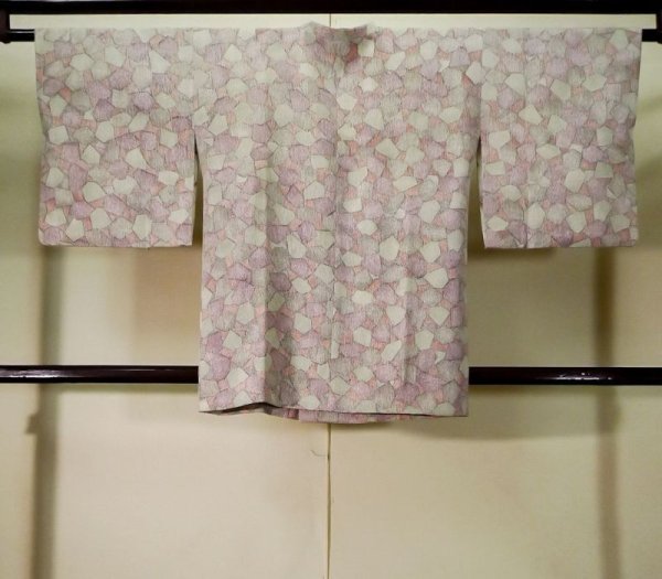 画像2: K1203F  道行 女性用着物  シルク(正絹) 淡い  マルチカラー, 抽象的模様 【中古】 【USED】 【リサイクル】 ★★★☆☆ (2)