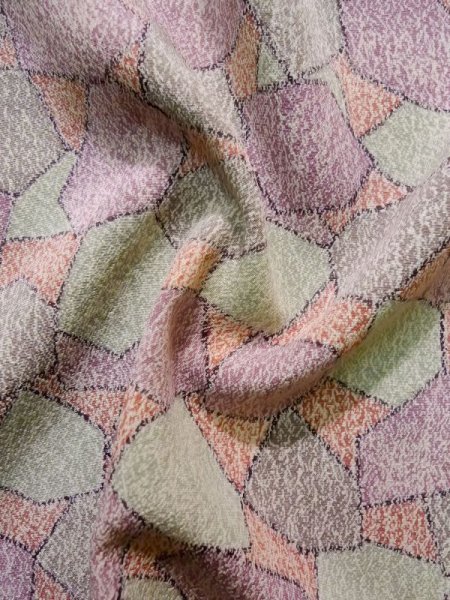 画像11: K1203F  道行 女性用着物  シルク(正絹) 淡い  マルチカラー, 抽象的模様 【中古】 【USED】 【リサイクル】 ★★★☆☆ (11)