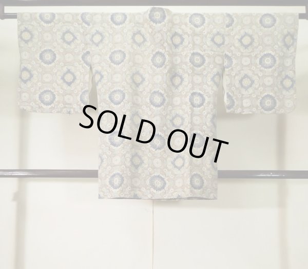 画像2: K1203H Mint  道行 女性用着物  シルク(正絹) 淡い  ブラウン(茶色), 更紗 【中古】 【USED】 【リサイクル】 ★★★★☆ (2)