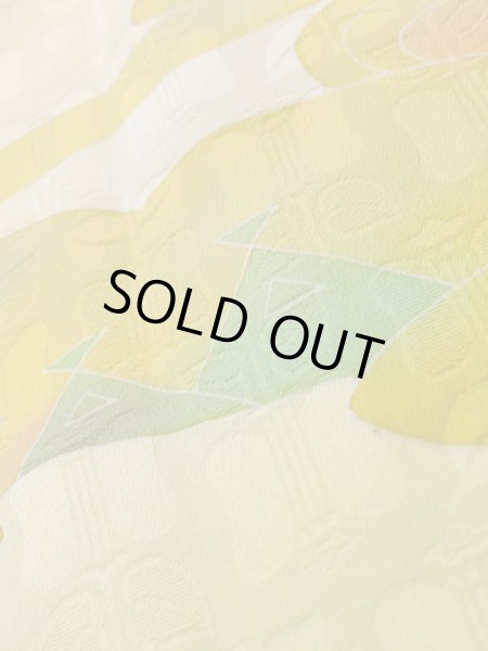 画像9: K1203I  道行 女性用着物  シルク(正絹) 淡い 薄い イエロー(黄色), 花 【中古】 【USED】 【リサイクル】 ★★★☆☆ (9)