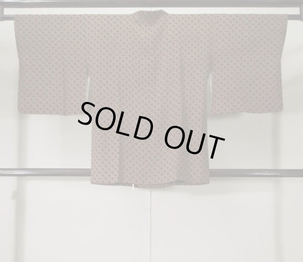 画像2: K1203R Mint  道行 女性用着物  シルク（正絹）   ブラウン（茶色）, 幾何学模様 【中古】 【USED】 【リサイクル】 ★★★★☆ (2)