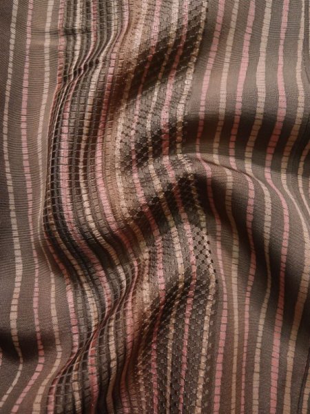 画像11: K1203U Mint  道行 女性用着物  シルク(正絹) 淡い  ブラウン(茶色), 線 【中古】 【USED】 【リサイクル】 ★★★★☆ (11)