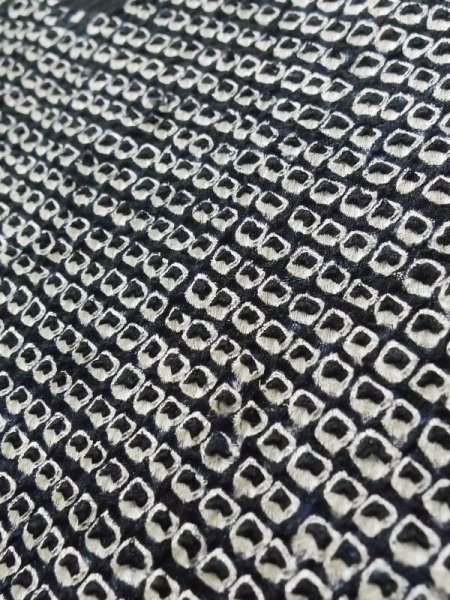 画像10: K1209R  羽織 女性用着物  シルク(正絹) ヘザー(杢)  黒, 抽象的模様 【中古】 【USED】 【リサイクル】 ★★☆☆☆ (10)