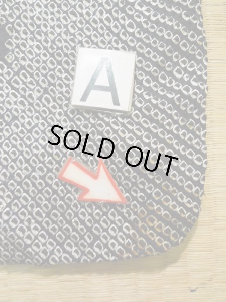 画像14: K1209R  羽織 女性用着物  シルク（正絹） ヘザー（杢）  黒, 抽象的模様 【中古】 【USED】 【リサイクル】 ★★☆☆☆ (14)