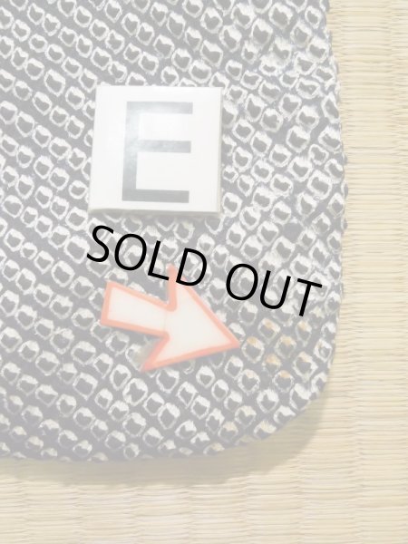 画像18: K1209R  羽織 女性用着物  シルク（正絹） ヘザー（杢）  黒, 抽象的模様 【中古】 【USED】 【リサイクル】 ★★☆☆☆ (18)