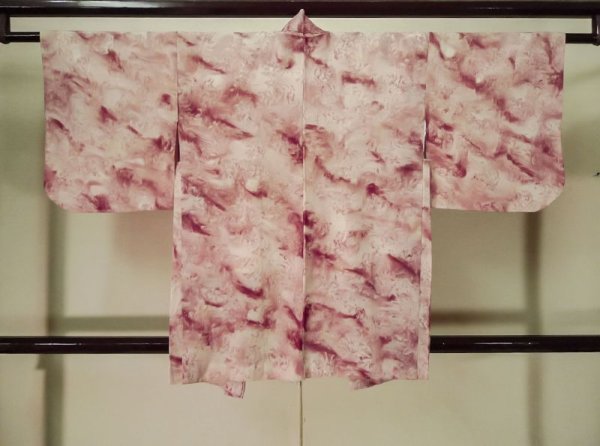 画像2: K1209V  羽織 女性用着物  シルク(正絹)   ピンク, 抽象的模様 【中古】 【USED】 【リサイクル】 ★★★☆☆ (2)