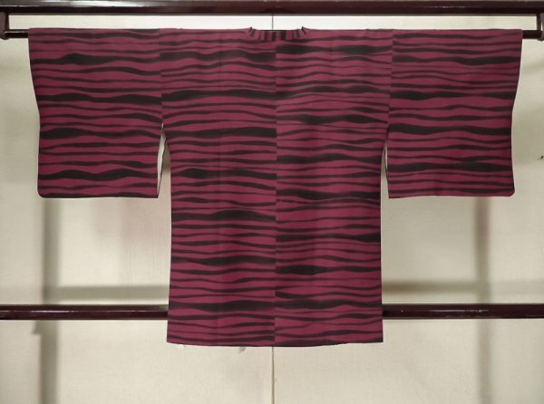 画像2: K1210B Mint  道行 女性用着物  シルク(正絹)   えんじ, 線 【中古】 【USED】 【リサイクル】 ★★★★☆ (2)