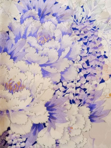 画像4: K1222D Mint  振袖 女性用着物 百合 シルク(正絹)   オフ ホワイト, ぼたん 【中古】 【USED】 【リサイクル】 ★★★★☆ (4)