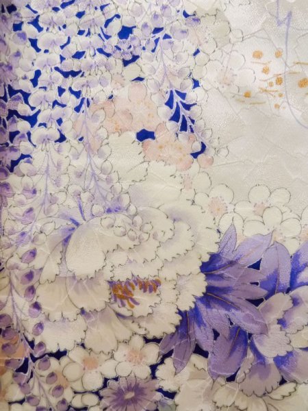 画像5: K1222D Mint  振袖 女性用着物 百合 シルク(正絹)   オフ ホワイト, ぼたん 【中古】 【USED】 【リサイクル】 ★★★★☆ (5)