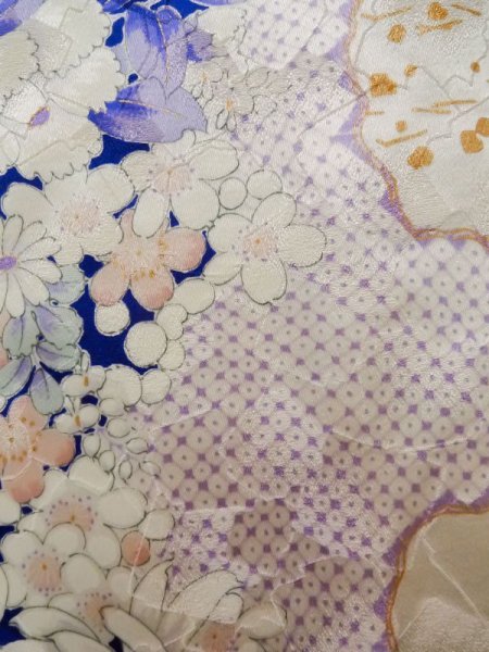 画像8: K1222D Mint  振袖 女性用着物 百合 シルク(正絹)   オフ ホワイト, ぼたん 【中古】 【USED】 【リサイクル】 ★★★★☆ (8)