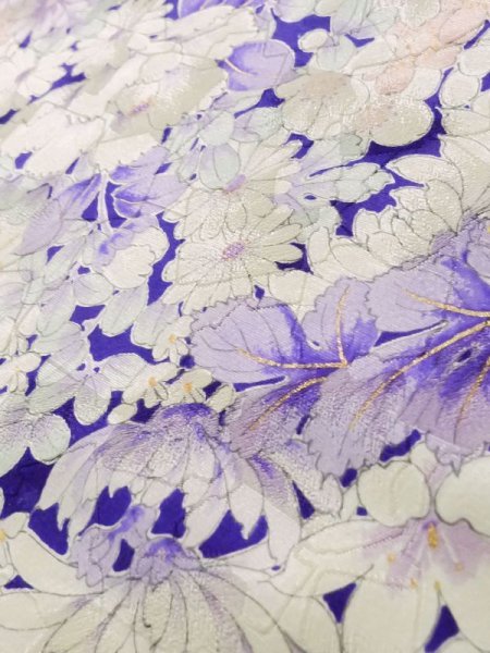 画像9: K1222D Mint  振袖 女性用着物 百合 シルク(正絹)   オフ ホワイト, ぼたん 【中古】 【USED】 【リサイクル】 ★★★★☆ (9)