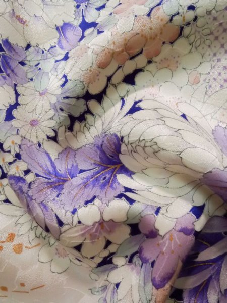 画像15: K1222D Mint  振袖 女性用着物 百合 シルク(正絹)   オフ ホワイト, ぼたん 【中古】 【USED】 【リサイクル】 ★★★★☆ (15)