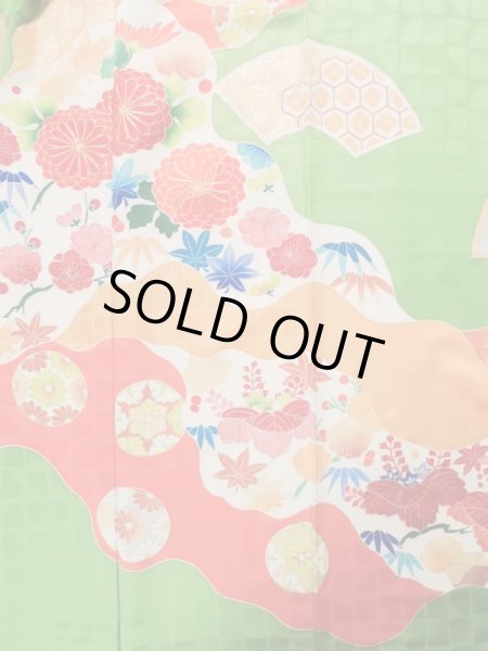 画像4: K1222E  振袖 女性用着物  シルク（正絹） 淡い  黄緑色, 菊 【中古】 【USED】 【リサイクル】 ★★☆☆☆ (4)