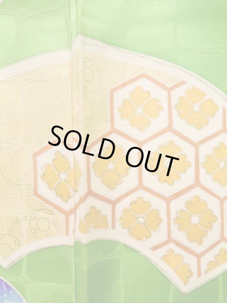 画像9: K1222E  振袖 女性用着物  シルク（正絹） 淡い  黄緑色, 菊 【中古】 【USED】 【リサイクル】 ★★☆☆☆ (9)