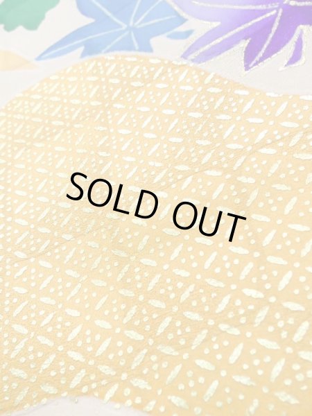 画像12: K1222E  振袖 女性用着物  シルク（正絹） 淡い  黄緑色, 菊 【中古】 【USED】 【リサイクル】 ★★☆☆☆ (12)