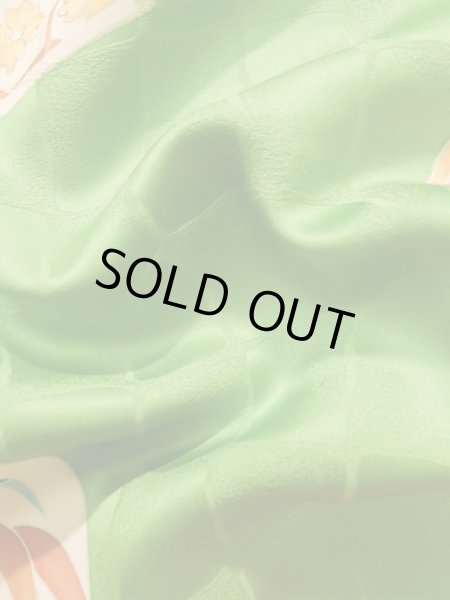 画像16: K1222E  振袖 女性用着物  シルク（正絹） 淡い  黄緑色, 菊 【中古】 【USED】 【リサイクル】 ★★☆☆☆ (16)