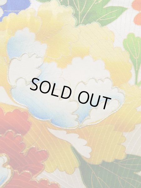 画像7: K1222I  振袖 女性用着物  シルク(正絹)   オフ ホワイト, ぼたん 【中古】 【USED】 【リサイクル】 ★★☆☆☆ (7)