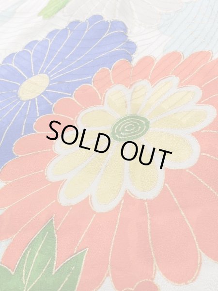 画像12: K1222I  振袖 女性用着物  シルク(正絹)   オフ ホワイト, ぼたん 【中古】 【USED】 【リサイクル】 ★★☆☆☆ (12)