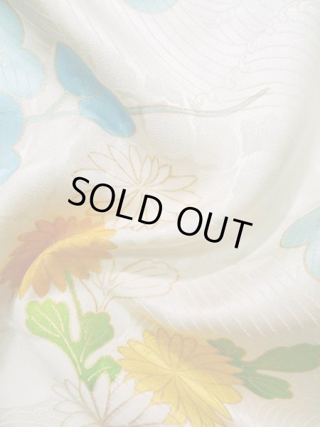 画像16: K1222I  振袖 女性用着物  シルク(正絹)   オフ ホワイト, ぼたん 【中古】 【USED】 【リサイクル】 ★★☆☆☆ (16)