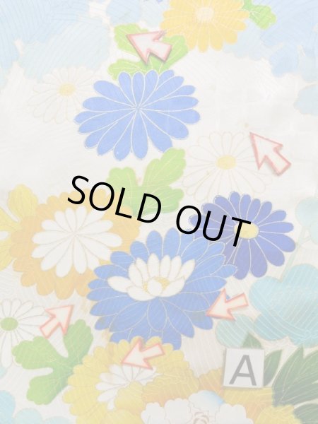 画像18: K1222I  振袖 女性用着物  シルク(正絹)   オフ ホワイト, ぼたん 【中古】 【USED】 【リサイクル】 ★★☆☆☆ (18)