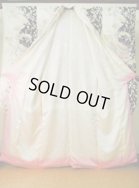 画像3: K1222J  振袖 女性用着物 花車 シルク（正絹）   黒, 花 【中古】 【USED】 【リサイクル】 ★★★★☆ (3)