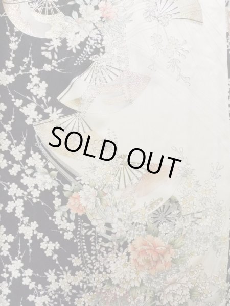 画像6: K1222J  振袖 女性用着物 花車 シルク（正絹）   黒, 花 【中古】 【USED】 【リサイクル】 ★★★★☆ (6)