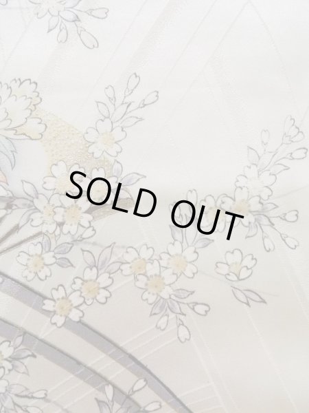 画像9: K1222J  振袖 女性用着物 花車 シルク（正絹）   黒, 花 【中古】 【USED】 【リサイクル】 ★★★★☆ (9)