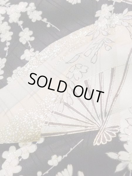 画像12: K1222J  振袖 女性用着物 花車 シルク（正絹）   黒, 花 【中古】 【USED】 【リサイクル】 ★★★★☆ (12)