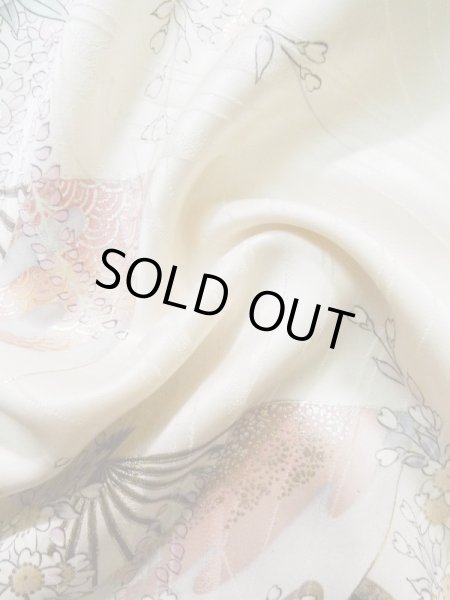 画像16: K1222J  振袖 女性用着物 花車 シルク（正絹）   黒, 花 【中古】 【USED】 【リサイクル】 ★★★★☆ (16)