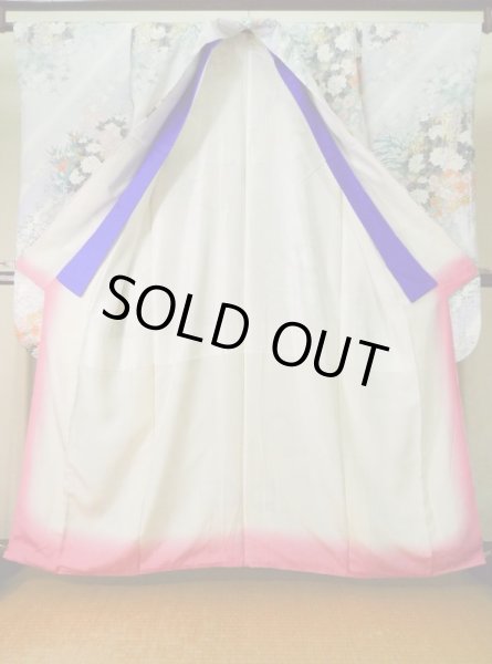 画像3: K1222M  振袖 女性用着物  シルク（正絹） 薄い  藤, ぼたん 【中古】 【USED】 【リサイクル】 ★★☆☆☆ (3)